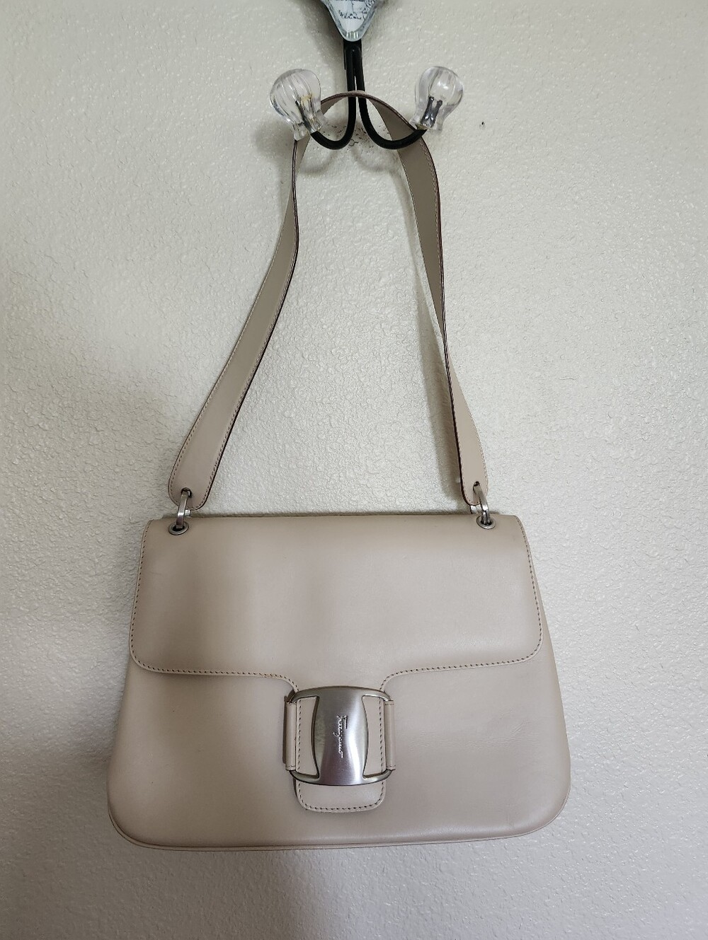 Sale​✨ Salvatore Ferragamo Cream Small Leather Flap Satchel ✨ - Picture 8 of 9